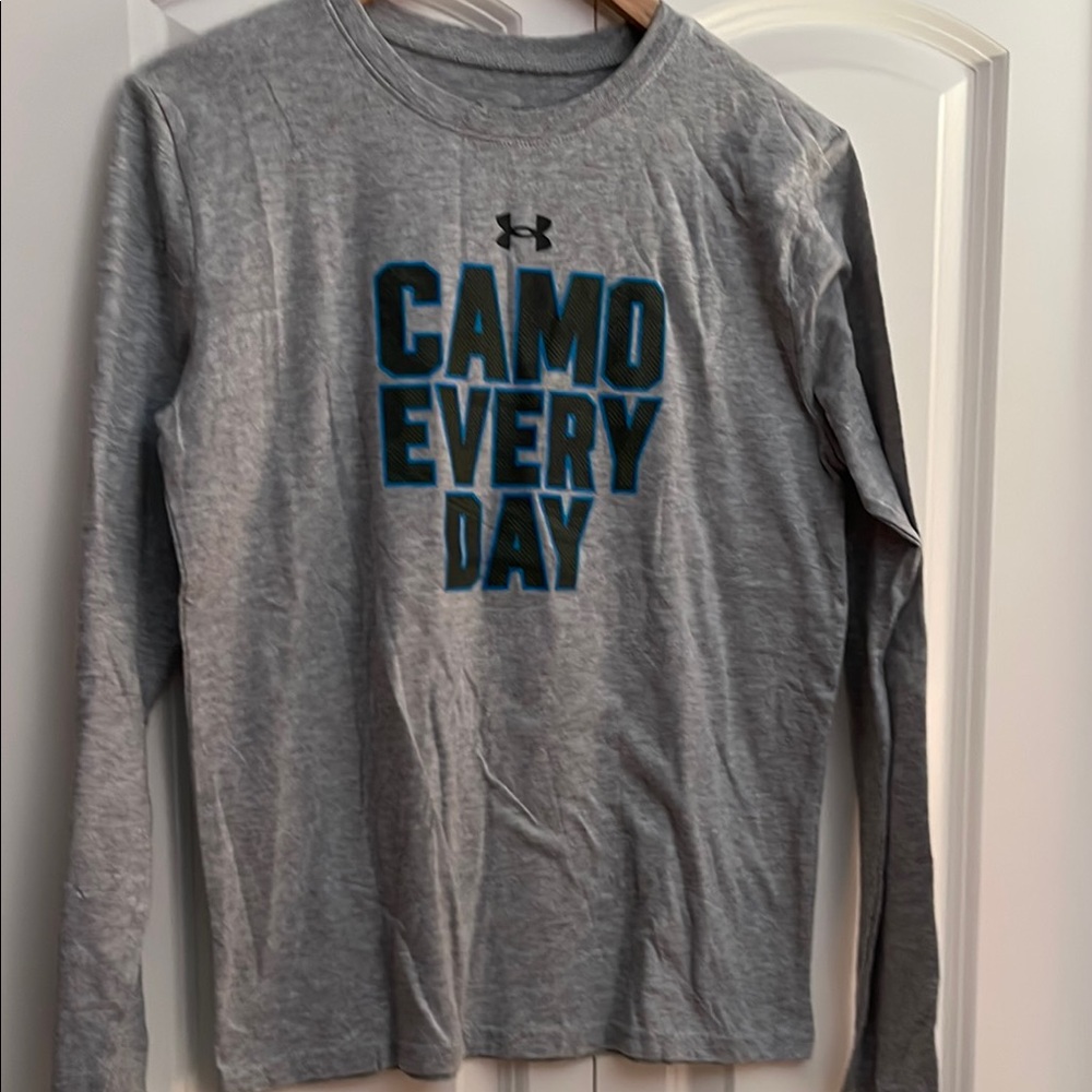 Boys Under Armour Gray Long Sleeve Shirt